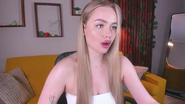 AvroraGoldie online show from 11.30.25