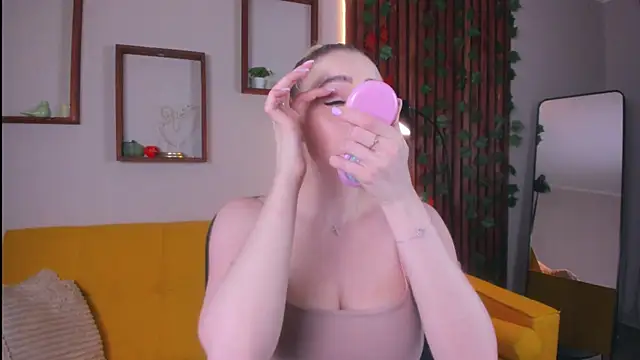 AvroraGoldie online show from 12.05.25