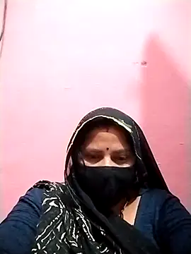 Snapshot of Rajnee33A chatting on 04.16.26 Rajnee33A online show from 04.16.26