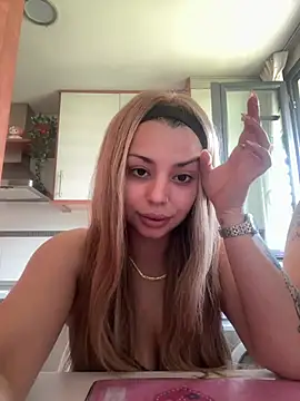 Snapshot of NoeliaGarcia17 chatting on 06.16.26 NoeliaGarcia17 online show from 06.16.26