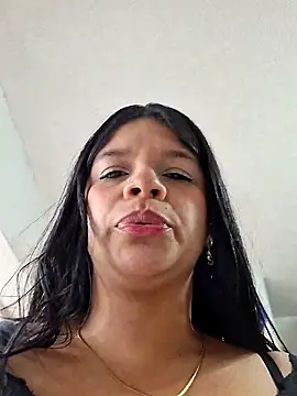 Eiimy pretty online show from 10.24.25