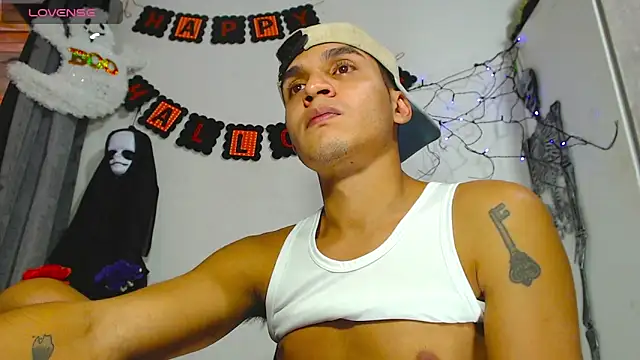 Angel latinboy online show from 10.21.25