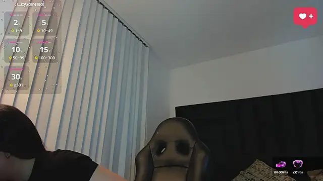 SaraWagner  online show from 09.29.25