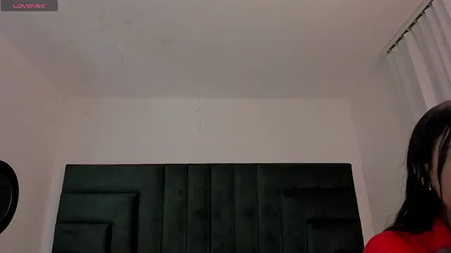 SaraWagner  online show from 01.12.26