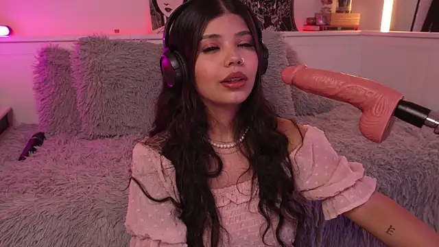 sophieee art online show from 02.13.26