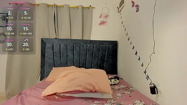 Snapshot of emmie_bunny chatting on 09.17.25 emmie bunny online show from 09.17.25