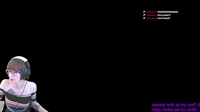 Snapshot of vivi-iso59 chatting on 04.27.26 vivi-iso59 online show from 04.27.26