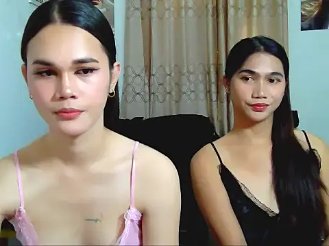 Snapshot of airyloove chatting on 12.15.25 airyloove online show from 12.15.25