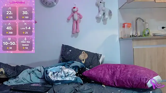 Snapshot of AllysonStonne chatting on 02.19.26 AllysonStonne online show from 02.19.26