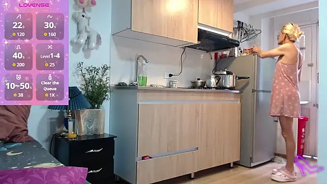 Snapshot of AllysonStonne chatting on 02.24.26 AllysonStonne online show from 02.24.26