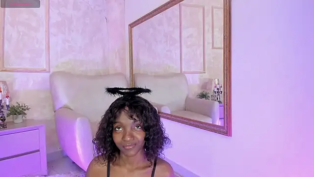 Keirahartz online show from 10.24.25