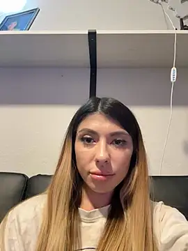 bbgurlnickii online show from 10.25.25