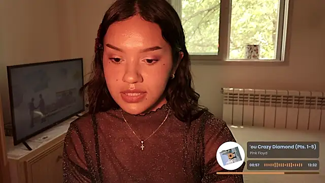 Snapshot of gigifontaine__ chatting on 05.24.26 gigifontaine online show from 05.24.26