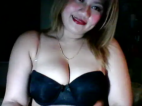 Snapshot of Miss_Heart chatting on 10.11.25 Miss Heart online show from 10.11.25