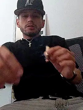 Snapshot of Andrez5041 chatting on 09.29.25 Andrez5041 online show from 09.29.25