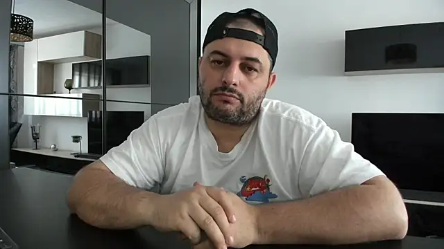Snapshot of DravenPeak chatting on 06.19.26 DravenPeak online show from 06.19.26