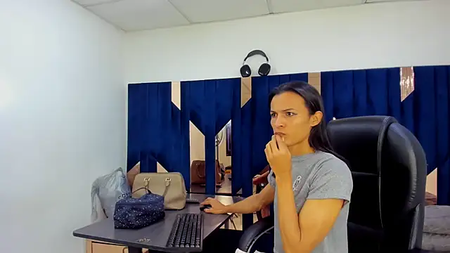 Aisha hotts777 online show from 05.22.26