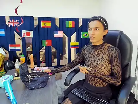 Snapshot of Aisha_hotts777 chatting on 06.12.26 Aisha hotts777 online show from 06.12.26