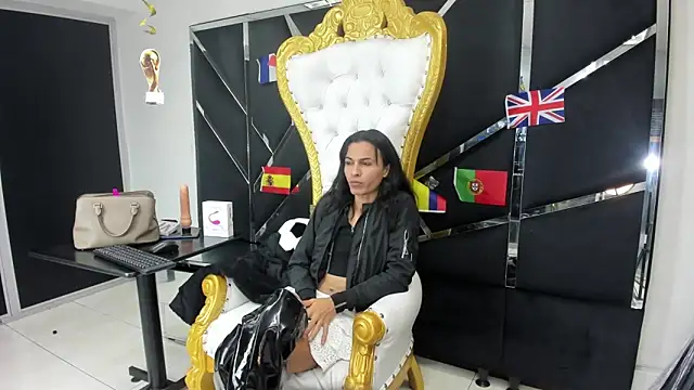 Snapshot of Aisha_hotts777 chatting on 06.20.26 Aisha hotts777 online show from 06.20.26