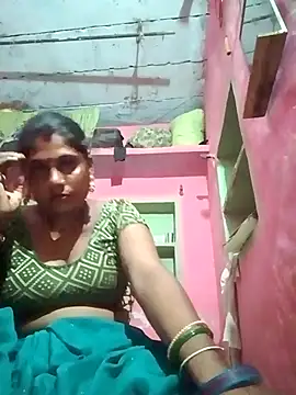 Snapshot of sanjna_sharmaa chatting on 09.24.25 sanjna sharmaa online show from 09.24.25