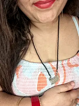 indian-hotmilfs online show from 04.16.26