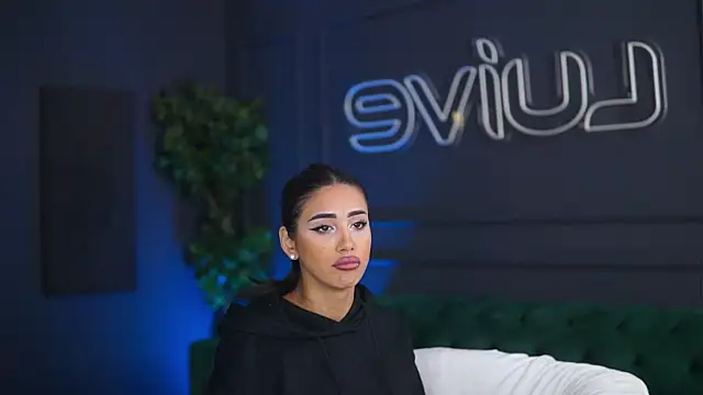 SiennaRuh online show from 10.11.25