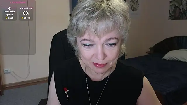 Snapshot of Rosette_Pricky chatting on 10.15.25 Rosette Pricky online show from 10.15.25