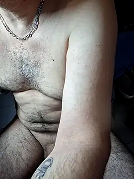 Snapshot of -Jim-Cummer- chatting on 05.31.26 -Jim-Cummer- online show from 05.31.26