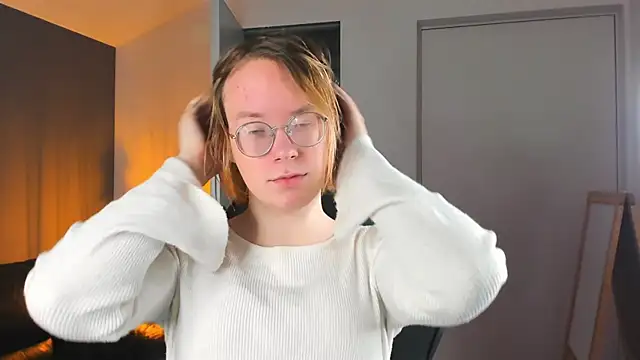 Amanda Butlerr online show from 10.04.25