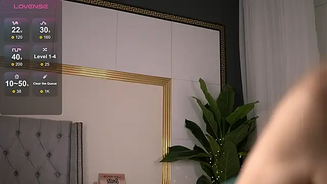 RebeccaRese online show from 03.12.26