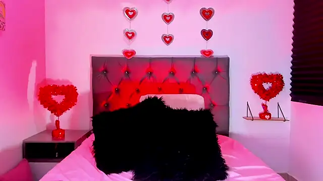 Snapshot of SagiraBelle chatting on 02.14.26 SagiraBelle online show from 02.14.26