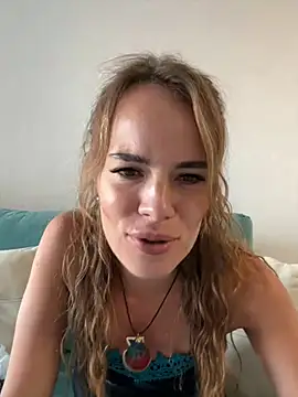 Snapshot of Lionessssa chatting on 09.19.25 Lionessssa online show from 09.19.25