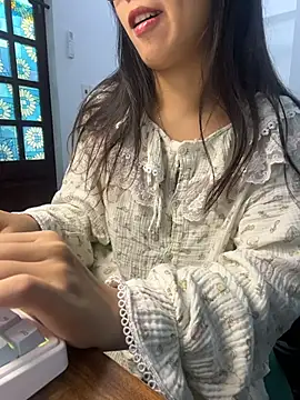 Snapshot of bunny_b4nny chatting on 11.28.25 bunny b4nny online show from 11.28.25