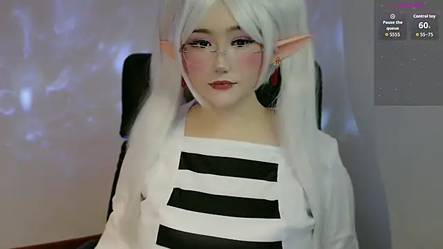 Snapshot of Livelle69 chatting on 11.01.25 Livelle69 online show from 11.01.25