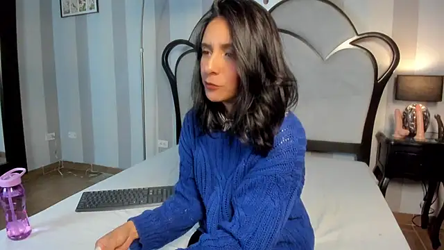 MiaAmore  online show from 02.20.26