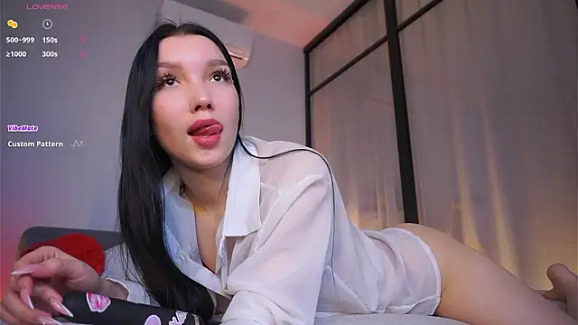 Snapshot of FrankForss chatting on 02.14.26 FrankForss online show from 02.14.26