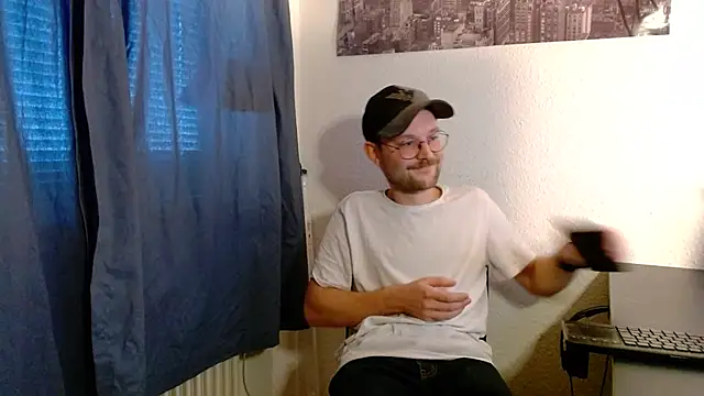 Snapshot of ChefDeLust chatting on 10.18.25 ChefDeLust online show from 10.18.25