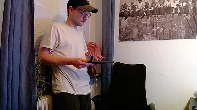 Snapshot of ChefDeLust chatting on 10.27.25 ChefDeLust online show from 10.27.25