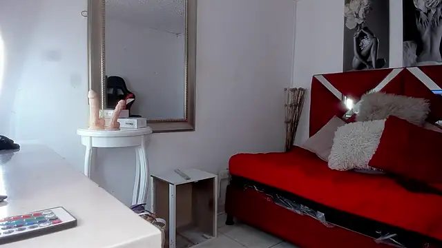 Mia zafir online show from 10.17.25