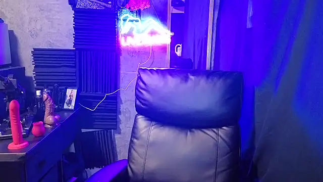 chicanachic13 online show from 12.14.25