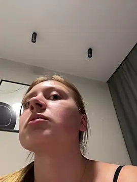 Babyy Lynaa online show from 10.03.25