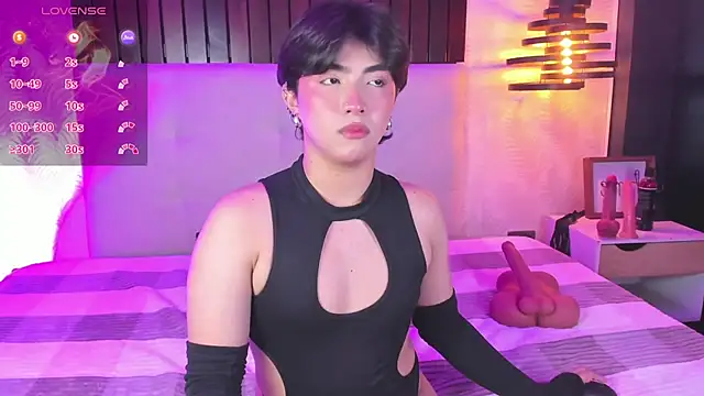 Snapshot of Creamy_Angelo chatting on 10.17.25 Creamy Angelo online show from 10.17.25