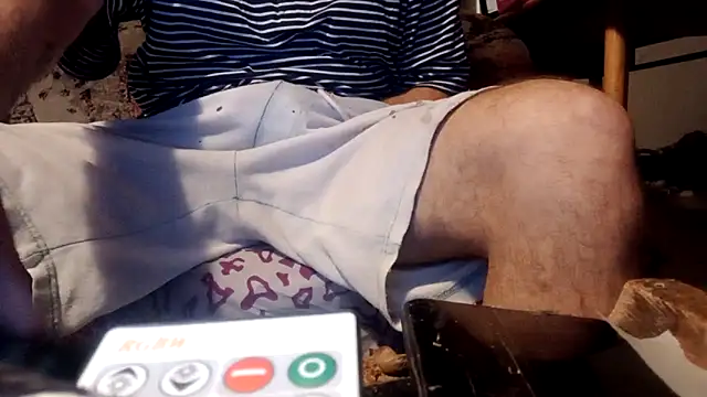 Halloalbert889 online show from 10.24.25