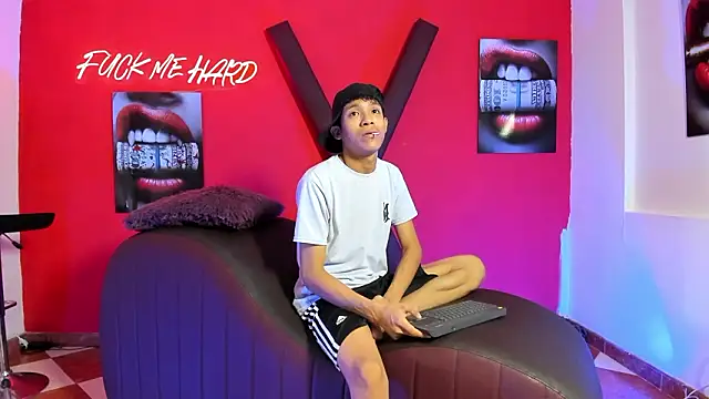 BEAUTY BOYS1 online show from 03.09.26