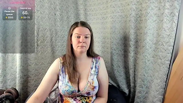 MiaLores online show from 11.04.25