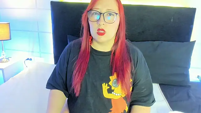 Snapshot of fieryluciana chatting on 10.15.25 fieryluciana online show from 10.15.25