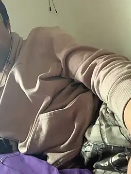 Snapshot of DanBfl chatting on 10.23.25 DanBfl online show from 10.23.25