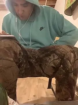 Snapshot of DanBfl chatting on 12.02.25 DanBfl online show from 12.02.25