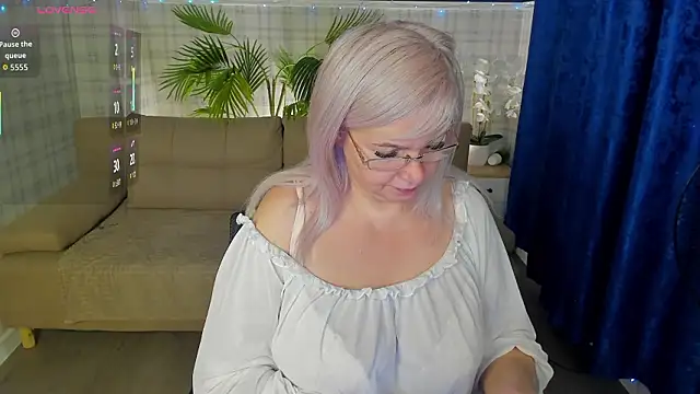 Hella Fabel online show from 02.04.26