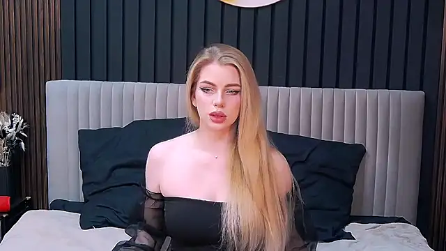 MilanaCeleste online show from 11.22.25